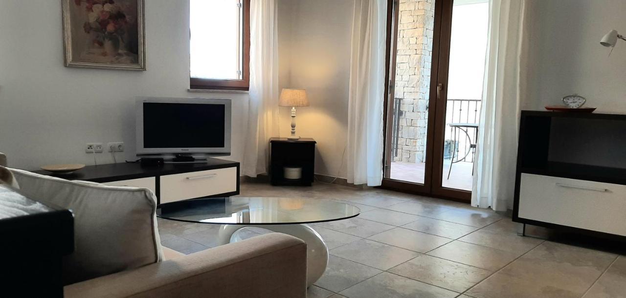 Traumferienwohnung Mit Privatem Pool & Gemuetlicher Grillecke Am Meer, Kroatien, Istrien, Liznjan Bei Medulin - Bester Urlaub An Der Adria, Fuer Paare Exterior foto