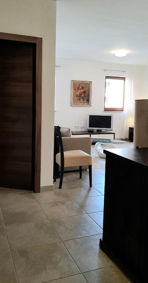 Traumferienwohnung Mit Privatem Pool & Gemuetlicher Grillecke Am Meer, Kroatien, Istrien, Liznjan Bei Medulin - Bester Urlaub An Der Adria, Fuer Paare Exterior foto